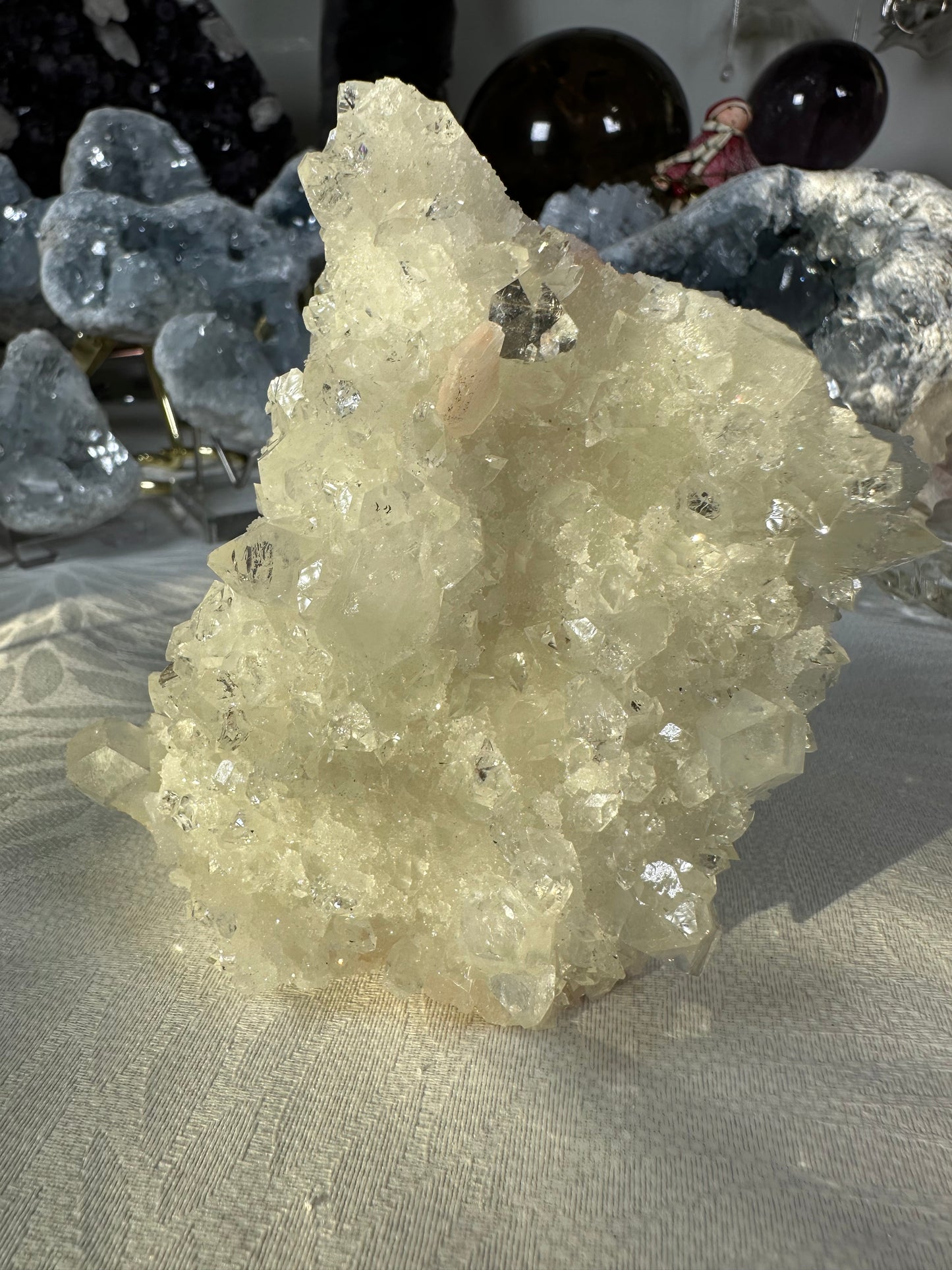 Apophyllite stalactite XL